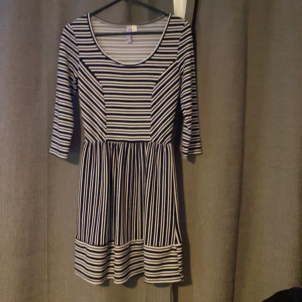 Mid sleeve midi